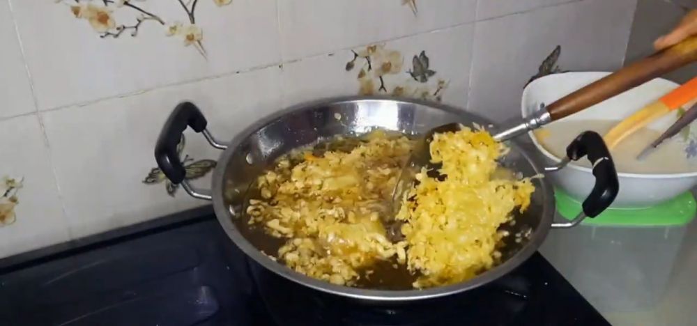 Cukup tambah 2 bahan dapur, ini trik bikin tape goreng lebih krispi dan renyah tahan lama