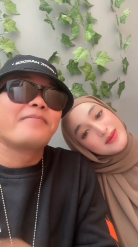 potret pacar sule beda 18 tahun © berbagai sumber potret pacar sule beda 18 tahun © berbagai sumber