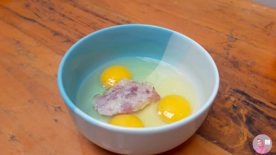 Tanpa pakai tepung terigu atau sayur kol, ini cara bikin telur dadar tebal cuma tambah 1 bahan makanan