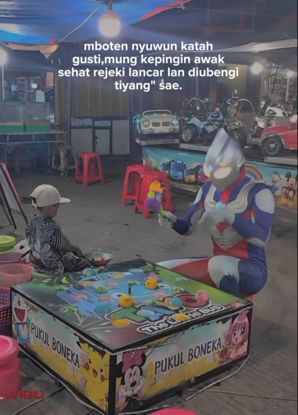 kelakuan ultraman ngakak berbagai sumber