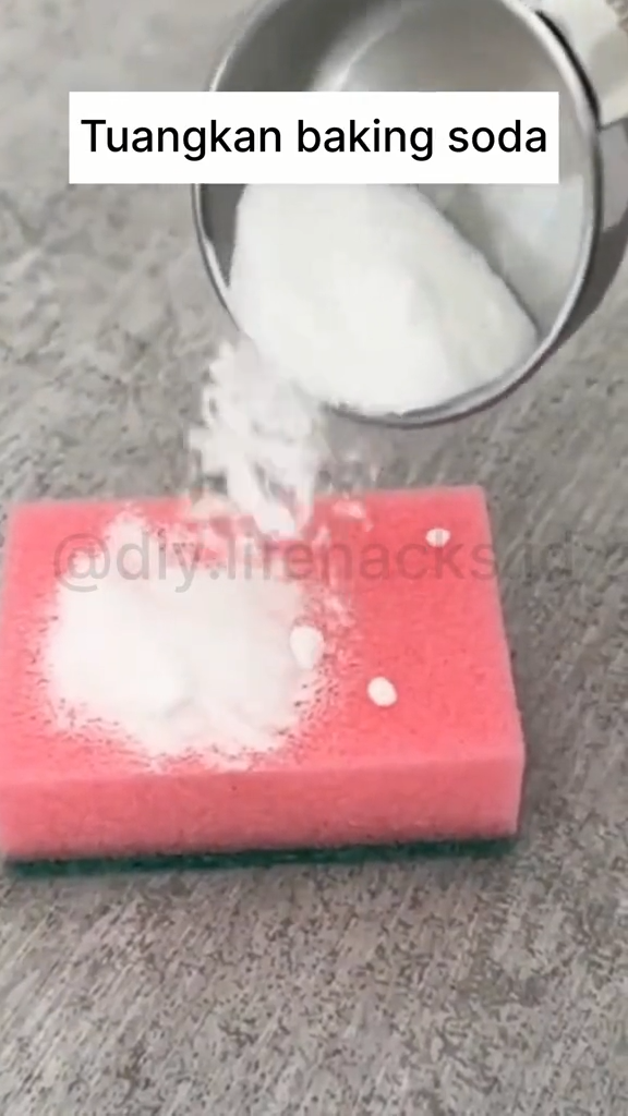 Cuma modal Rp5.000, ini cara hilangkan bau tidak sedap di dalam kulkas pakai 1 bahan dapur