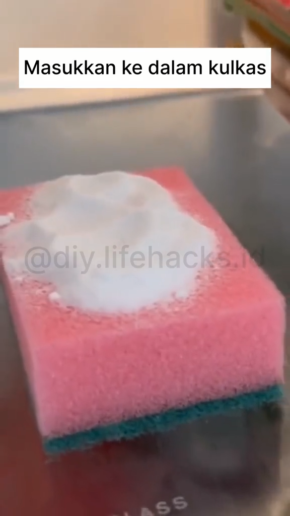 Cuma modal Rp5.000, ini cara hilangkan bau tidak sedap di dalam kulkas pakai 1 bahan dapur