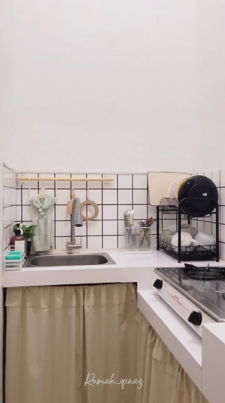 dapur segaris rumah subsidi estetik © 2023 brilio.net