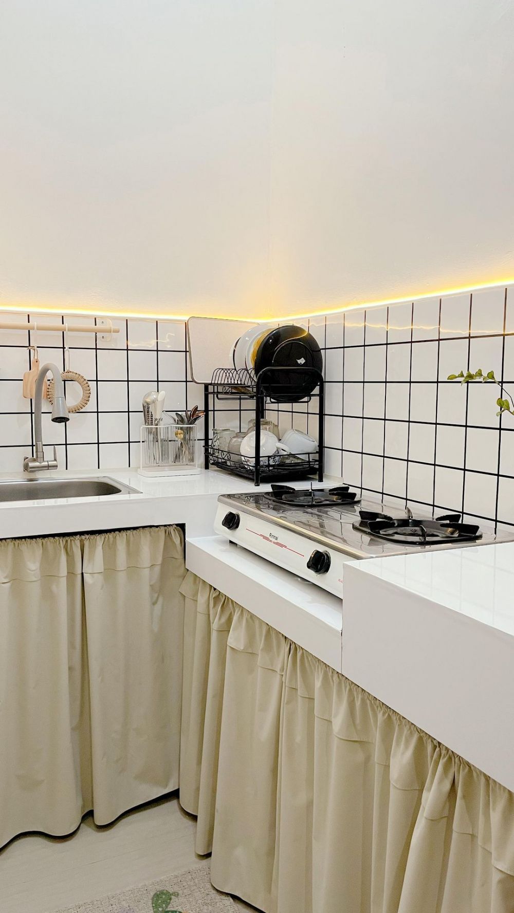 dapur segaris rumah subsidi estetik © 2023 brilio.net