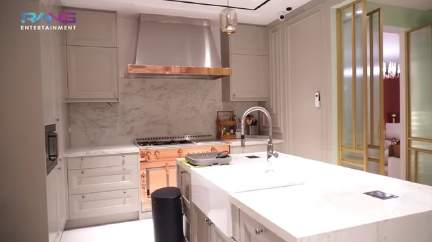 potret hunian raffi di awal bangun dan kini © YouTube