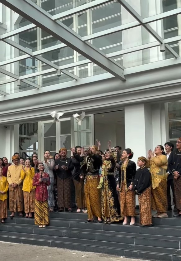 momen nikah Revalina S Temat & Samuel Zylgwyn di sinetron bikin syok © berbagai sumber