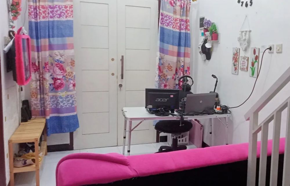 ruang tamu mungil multifungsi estetik © 2023 brilio.net ruang tamu mungil multifungsi estetik © 2023 brilio.net