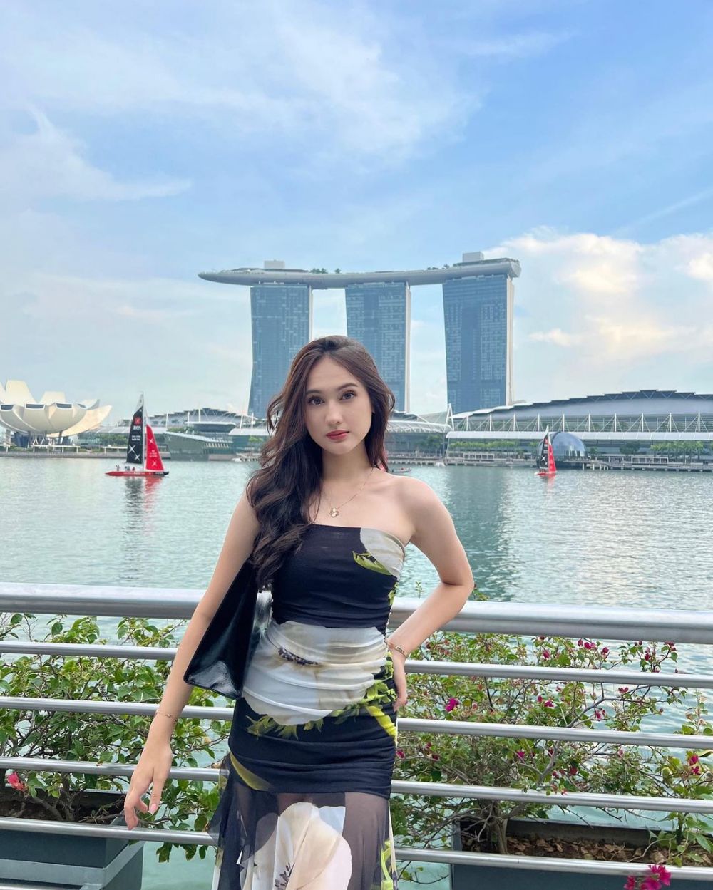 Seleb Indonesia keturunan Inggris ada Pevita Pearce dan Laura Moane © 2023 brilio.net Seleb Indonesia keturunan Inggris ada Pevita Pearce dan Laura Moane © 2023 brilio.net