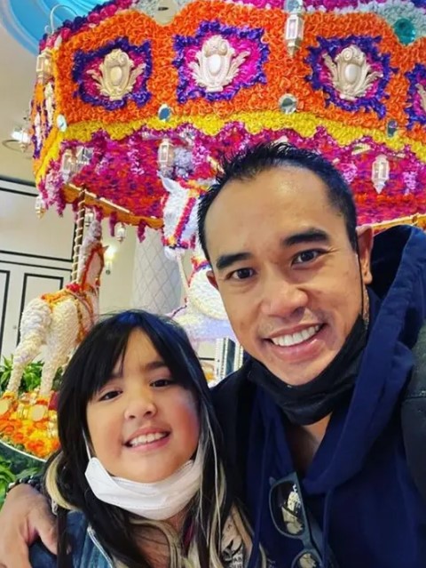 kedekatan Ardi Bakrie dengan putrinya Mikhayla © berbagai sumber