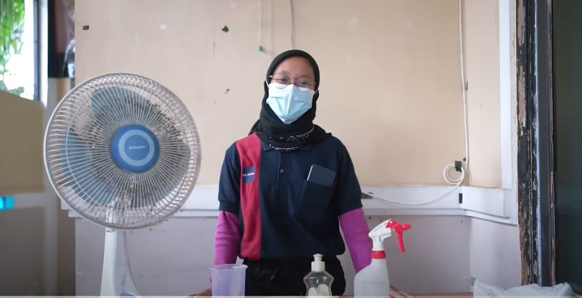 trik bersihkan kipas angin pake bahan dapur © 2023 brilio.net