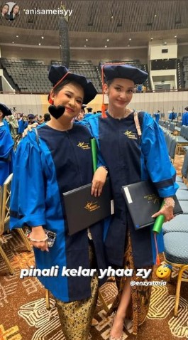 momen Enzy Storia wisuda sarjana © Instagram momen Enzy Storia wisuda sarjana © Instagram