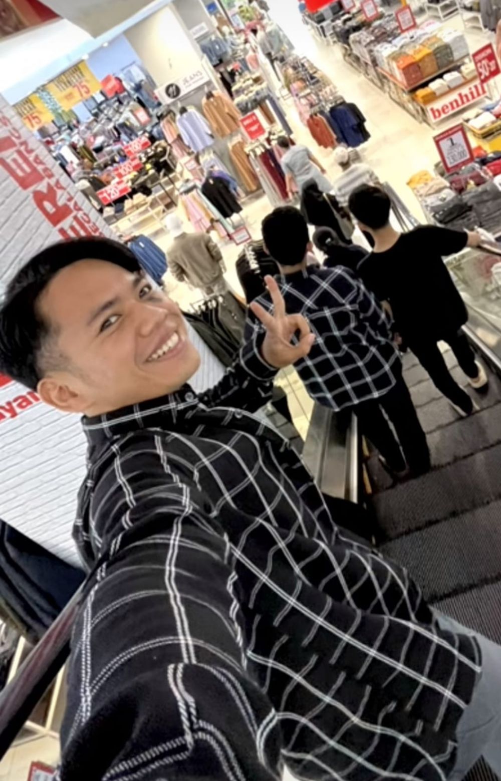 kembaran bikin malu berbagai sumber