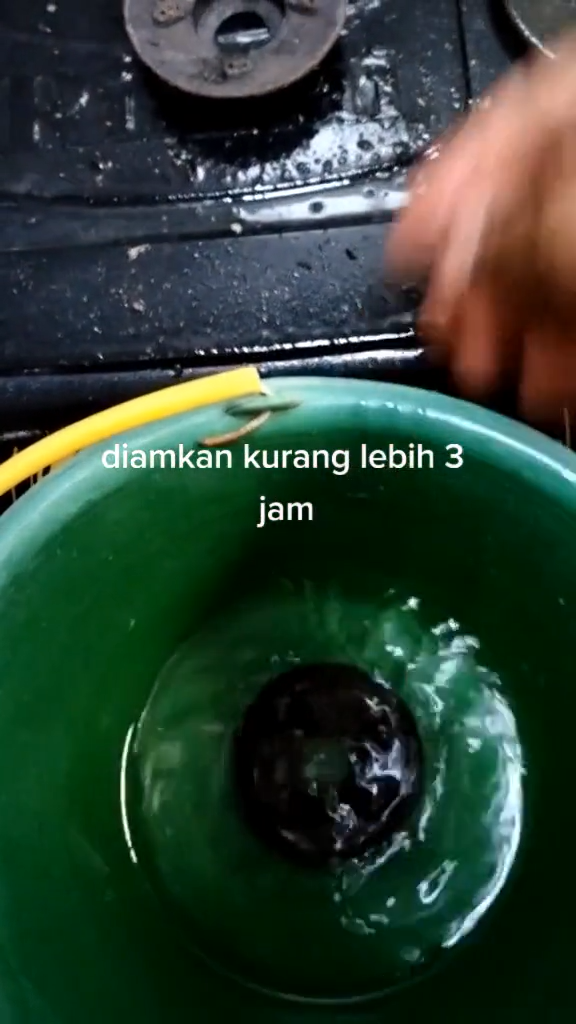 Tanpa cairan pemutih, ini cara bersihkan burner kompor gas menghitam cuma pakai 1 bahan sederhana