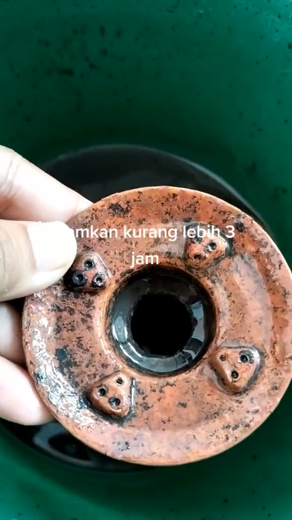 Tanpa cairan pemutih, ini cara bersihkan burner kompor gas menghitam cuma pakai 1 bahan sederhana