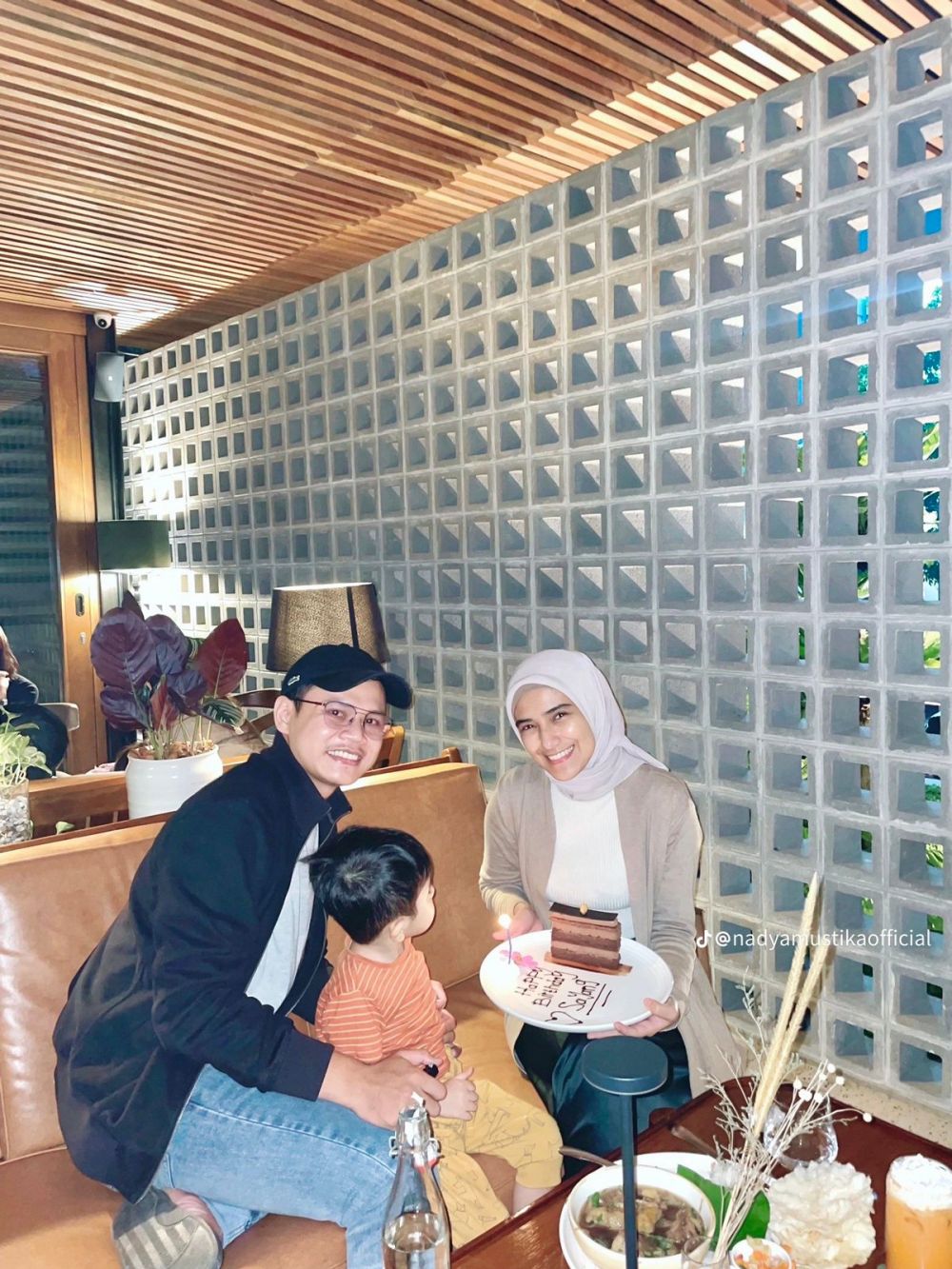 perjalanan cinta nadya mustika © berbagai sumber