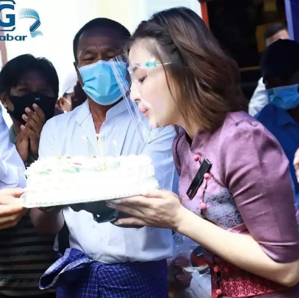 Potret kocak momen ngasih kejutan Berbagai sumber