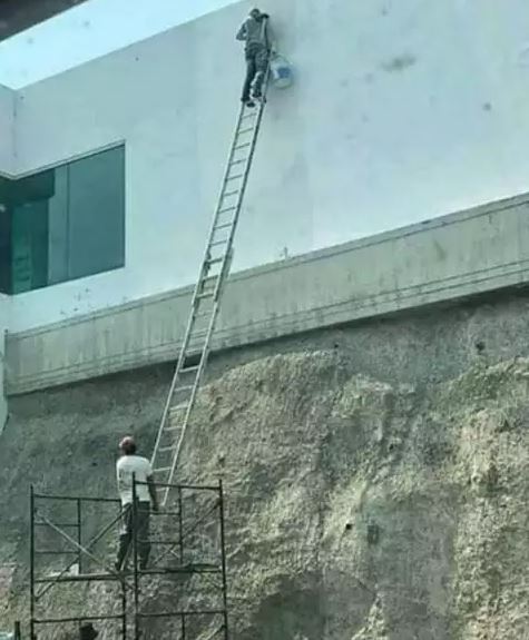 Potret kocak momen kerjasama saat bikin bangunan Berbagai sumber