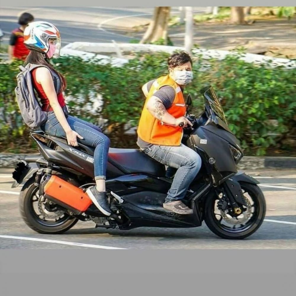 naik motor gede © berbagai sumber naik motor gede © berbagai sumber