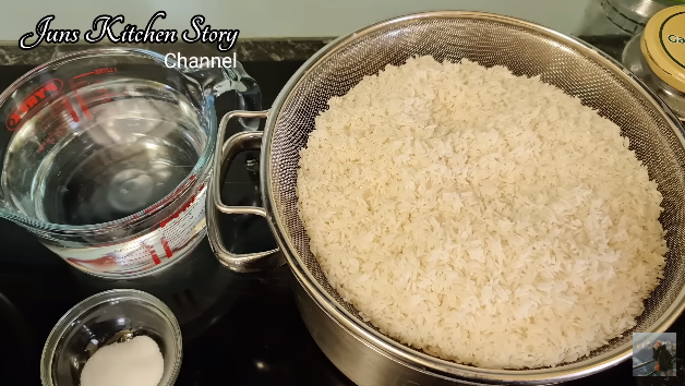 Cara mudah merebus lontong agar hemat gas cuma 12 menit, hasilnya lembut, kenyal, dan matang sempurna