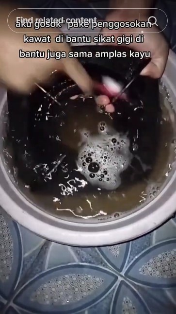 Cuma modal Rp7.000-an, ini trik membersihkan kerak membandel di tungku kompor pakai 3 bahan dapur