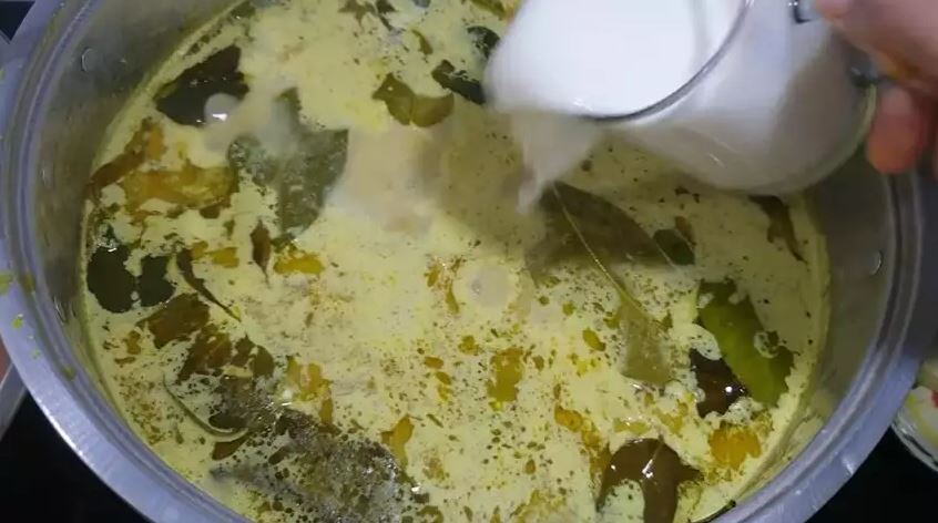 Trik masak opor ayam agar tidak amis dan cepat basi, cuma tambah satu jenis minuman