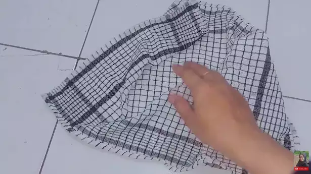 Simpel tanpa dikucek dan disikat, ini cara mencuci lap dapur agar bersih dan bebas bau tengik