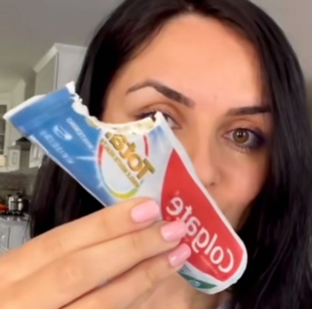 kue nyeleneh perabotan berbagai sumber