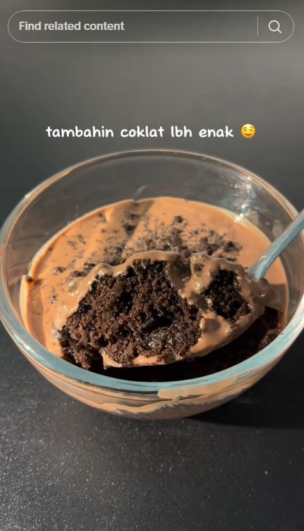 Tanpa mixer atau oven, ini trik bikin brownies lembut dan super praktis cuma butuh 1 menit