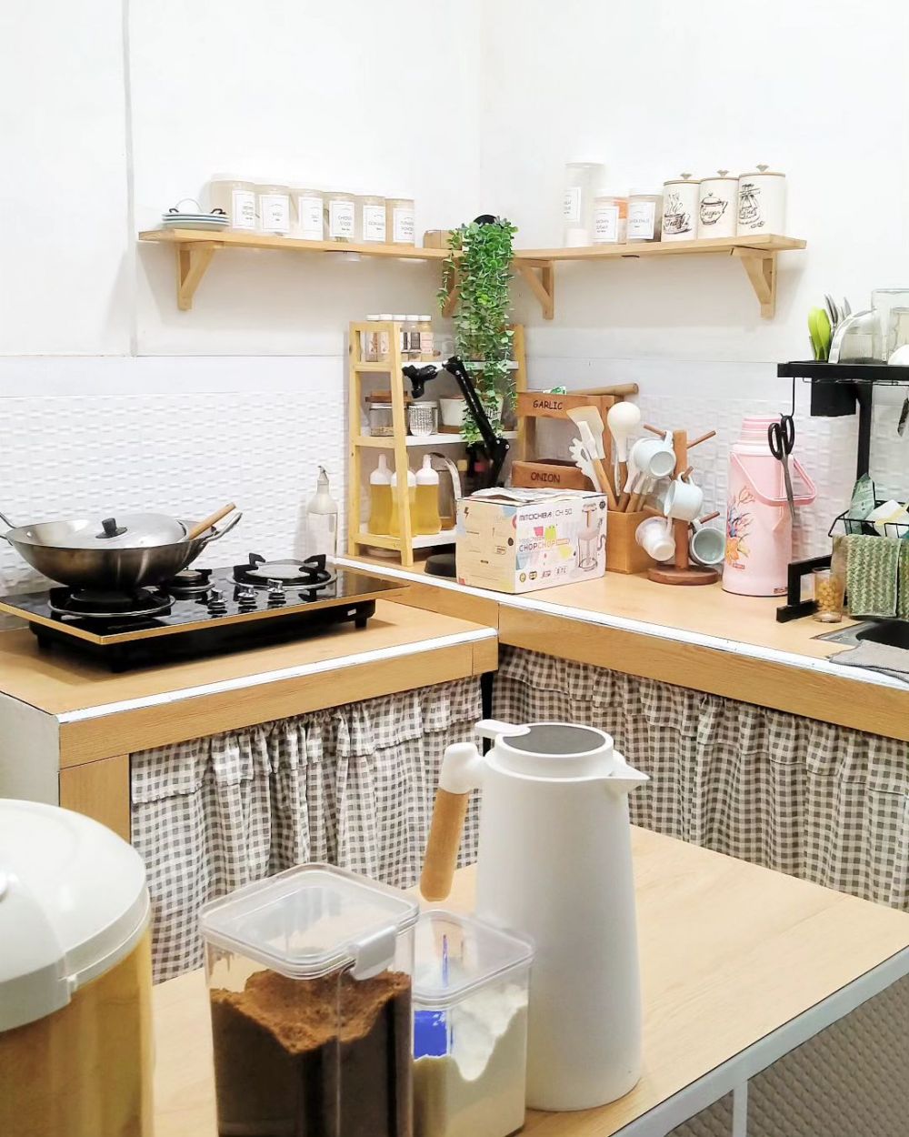 dapur mungil rumah subsidi nggak bikin sumpek © 2023 brilio.net dapur mungil rumah subsidi nggak bikin sumpek © 2023 brilio.net