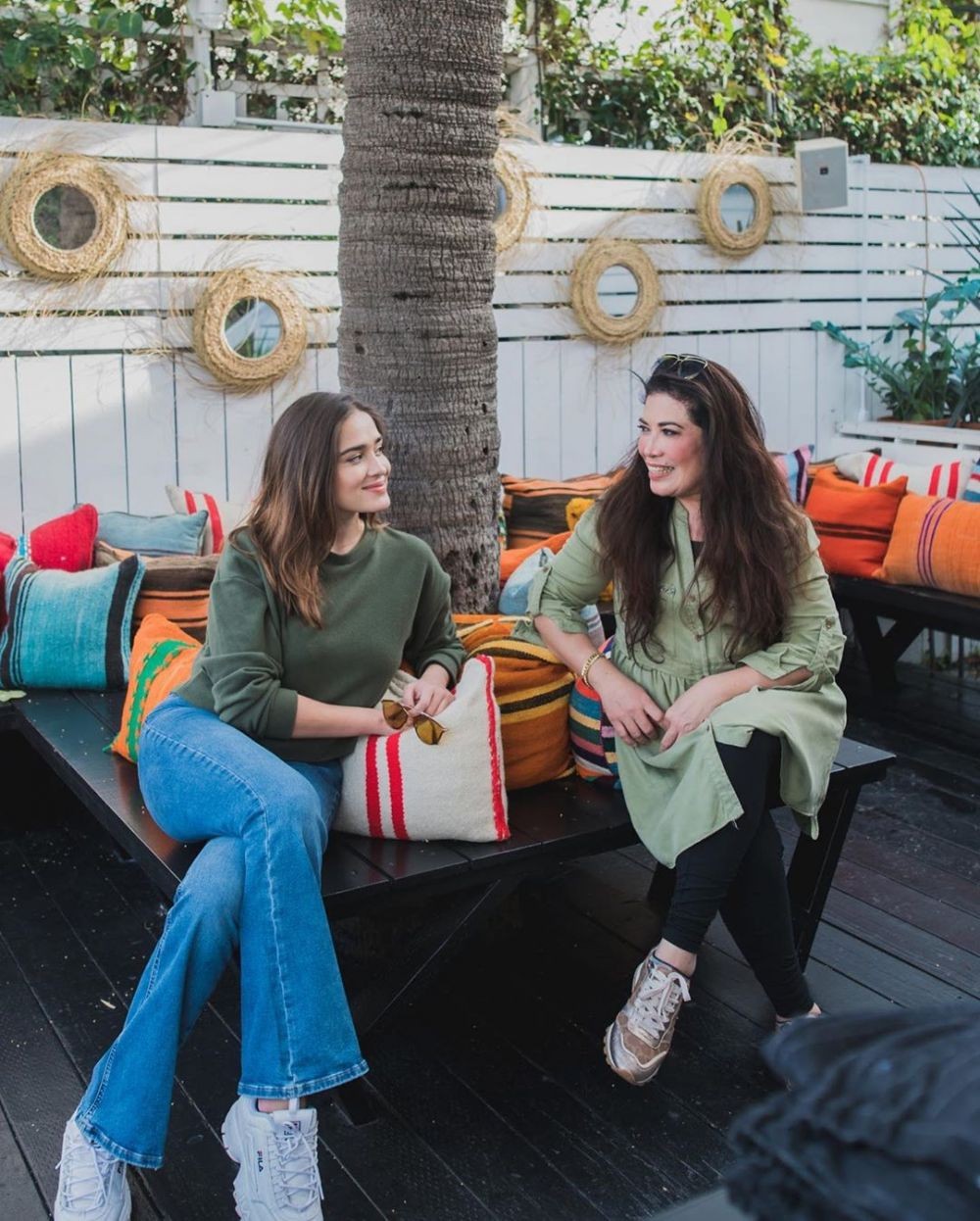 seleb blasteran dan ibu asli indonesia © instagram seleb blasteran dan ibu asli indonesia © instagram