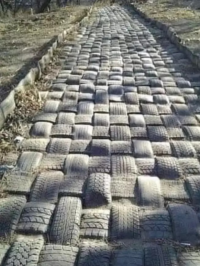 Cara warga perbaiki jalan rusak Berbagai sumber