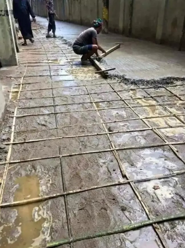 Cara warga perbaiki jalan rusak Berbagai sumber