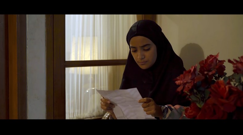 momen Nadya Mustika saat debut akting  © berbagai sumber