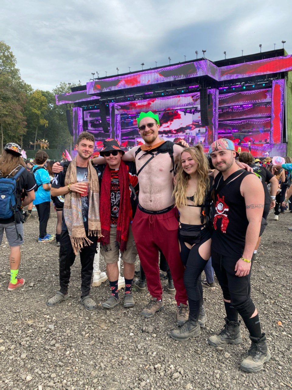 konser gagal paham berbagai sumber