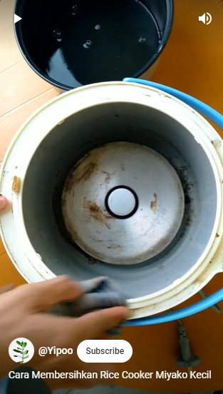 Tanpa baking soda atau pasta gigi, ini cara bersihkan kerak di dalam rice cooker pakai 1 bahan dapur