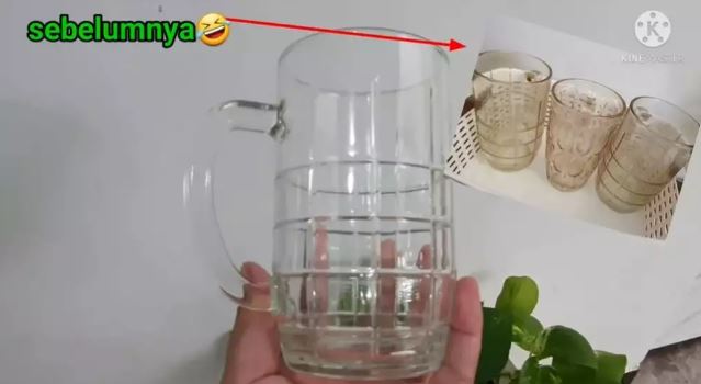 7 Cara mudah mencuci gelas kusam dan berkerak pakai 2 bahan dapur, hasilnya kinclong seperti baru