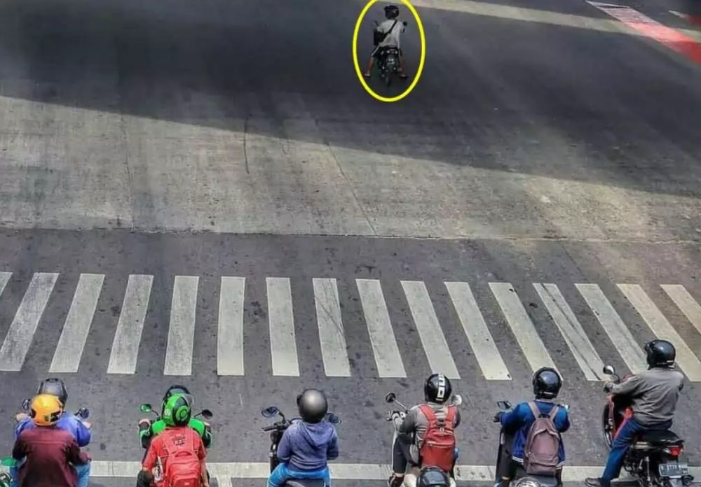 Momen kocak tak terduga di jalan Berbagai sumber