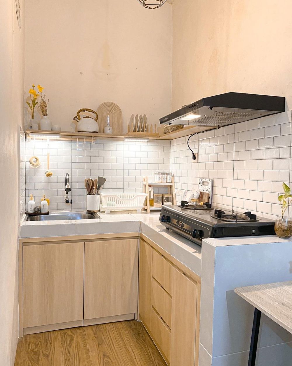 dapur mungil rumah subsidi sepetak estetik © 2023 brilio.net dapur mungil rumah subsidi sepetak estetik © 2023 brilio.net