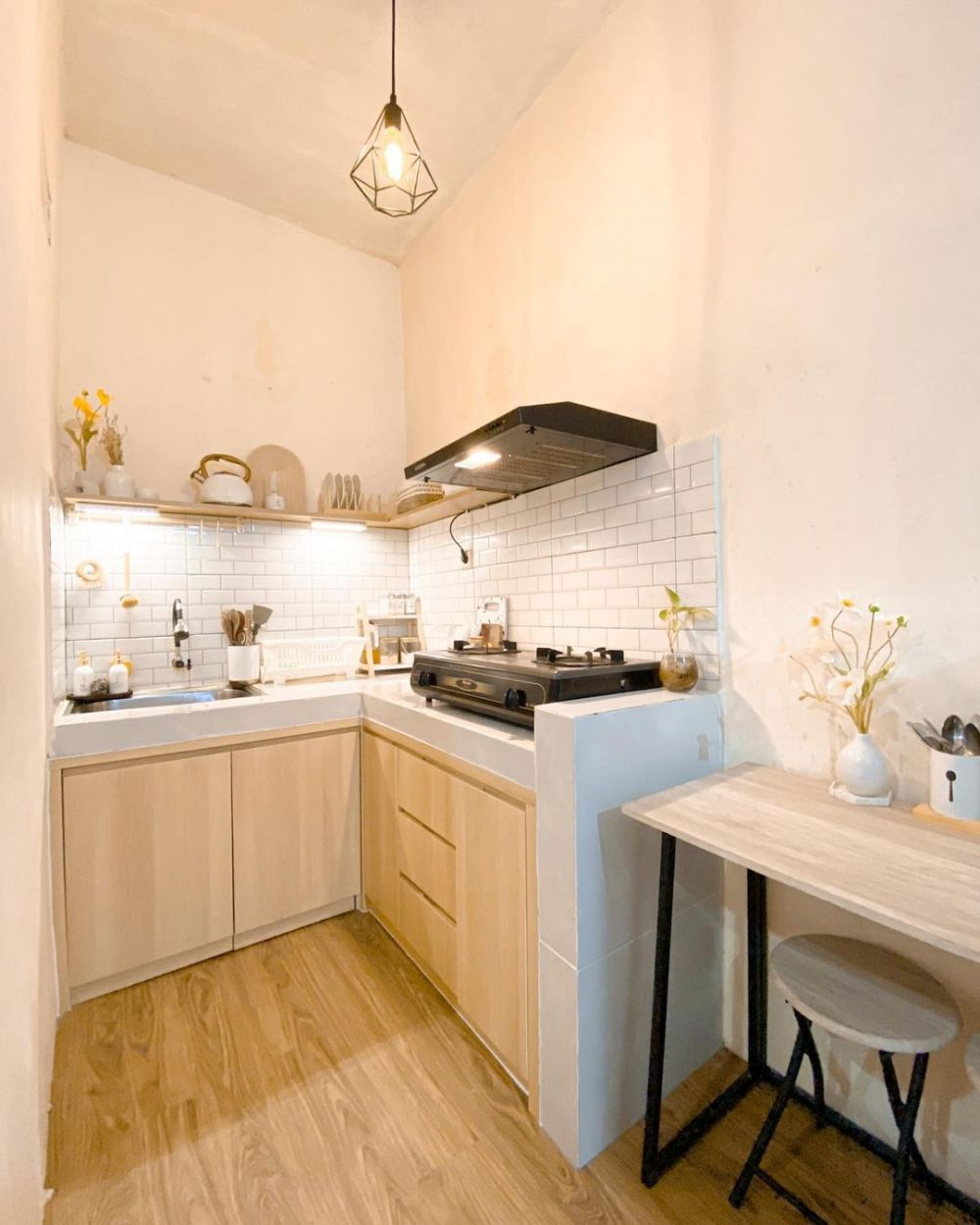 dapur mungil rumah subsidi sepetak estetik © 2023 brilio.net