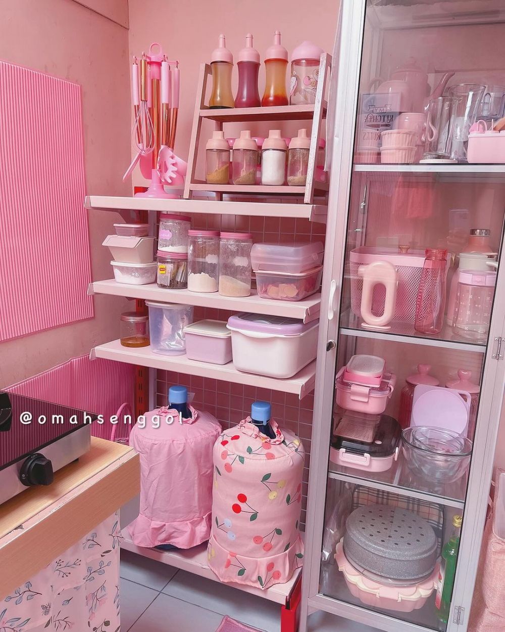 dapur mungil pink estetik tak sumpek © 2023 brilio.net