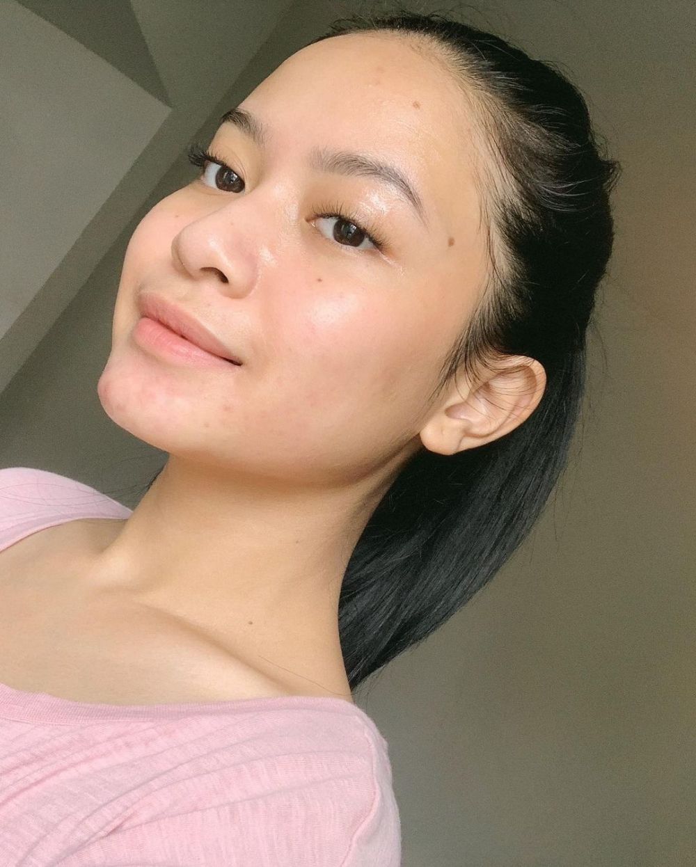 seleb perlihatkan alis tipis tanpa makeup © instagram seleb perlihatkan alis tipis tanpa makeup © instagram