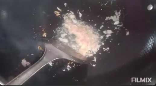 Tanpa tambahan jeruk nipis, ini trik memasak nasi kuning supaya awet dan tak cepat basi