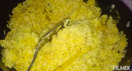 Tanpa tambahan jeruk nipis, ini trik memasak nasi kuning supaya awet dan tak cepat basi