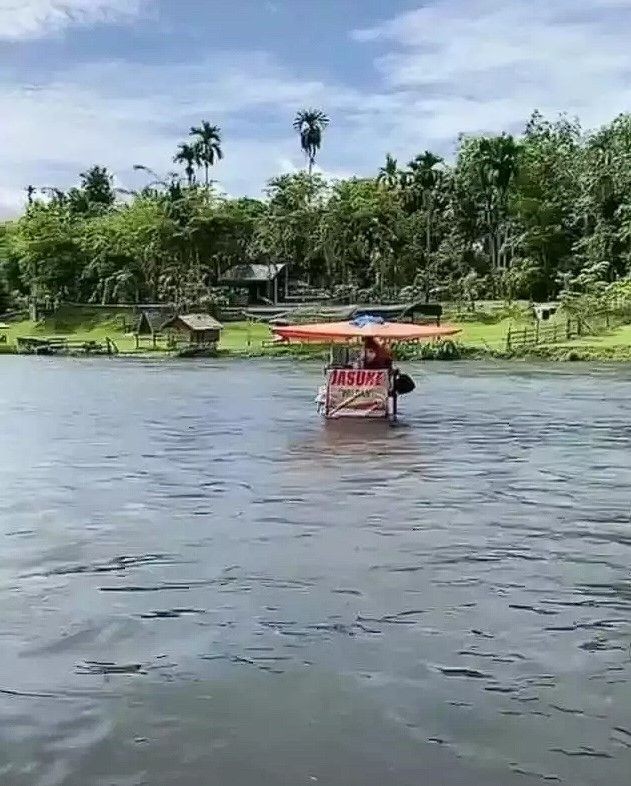 tempat jualan nyeleneh berbagai sumber