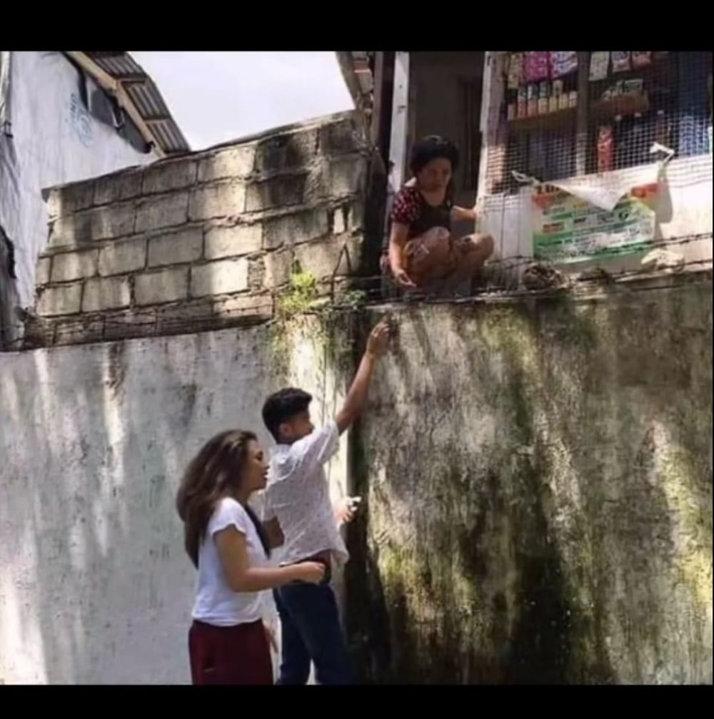 tempat jualan nyeleneh berbagai sumber