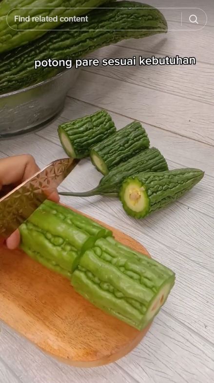 Tak perlu diremas garam, ini cara ampuh hilangkan rasa pahit pare cuma pakai 2 bahan dapur