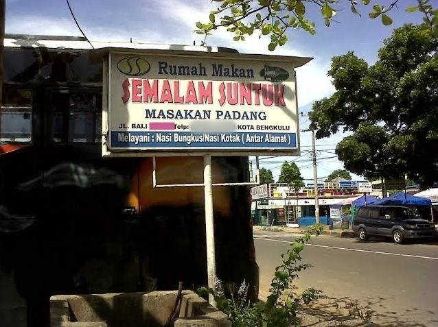 tulisan kocak rumah makan padang © berbagai sumber