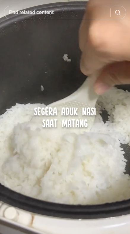Bukan ditambah minyak goreng, ini trik menanak nasi agar pulen dan tak mudah basi pakai 1 bahan dapur