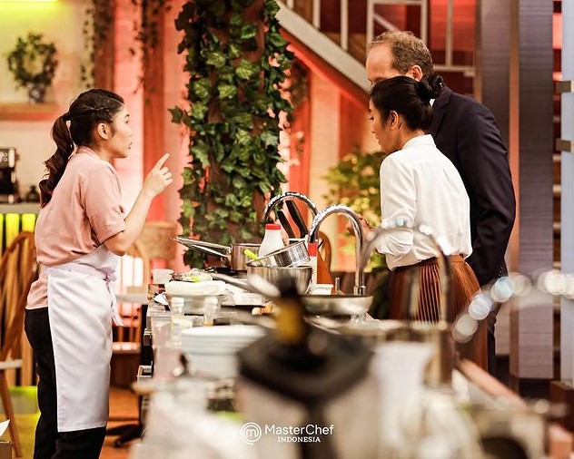 Chef Renata saat awasi bench Belinda © berbagai sumber