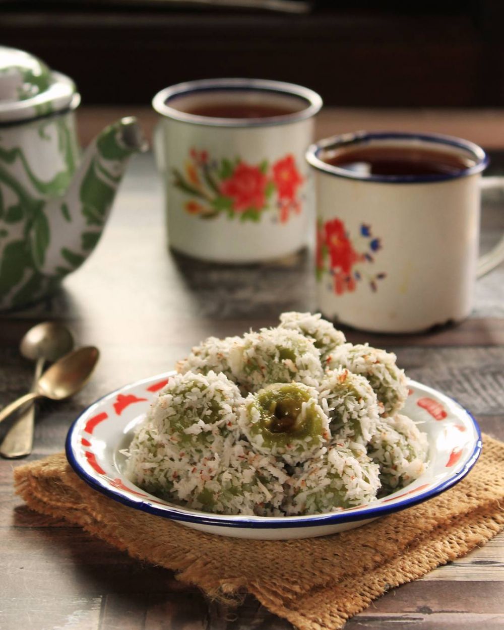 23 Cara membuat klepon ketan isi gula merah, manis dan legit